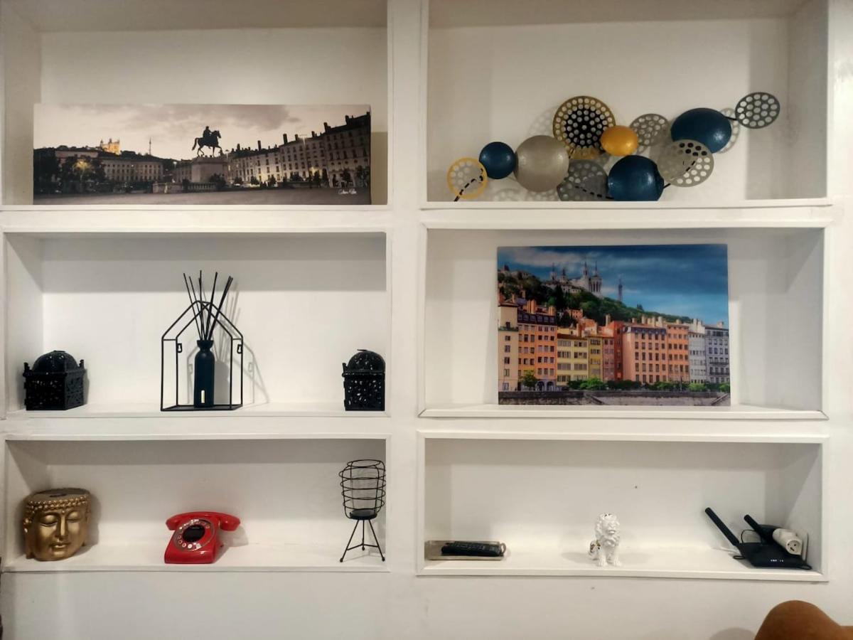 Le Petit Cocon - Parking Prive - Lyon Sud Lägenhet Vénissieux Exteriör bild