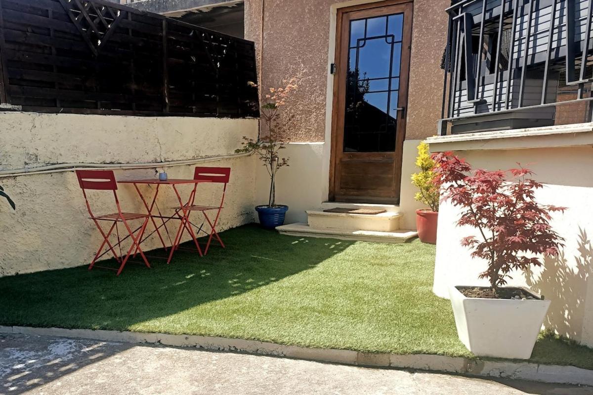 Le Petit Cocon - Parking Prive - Lyon Sud Lägenhet Vénissieux Exteriör bild